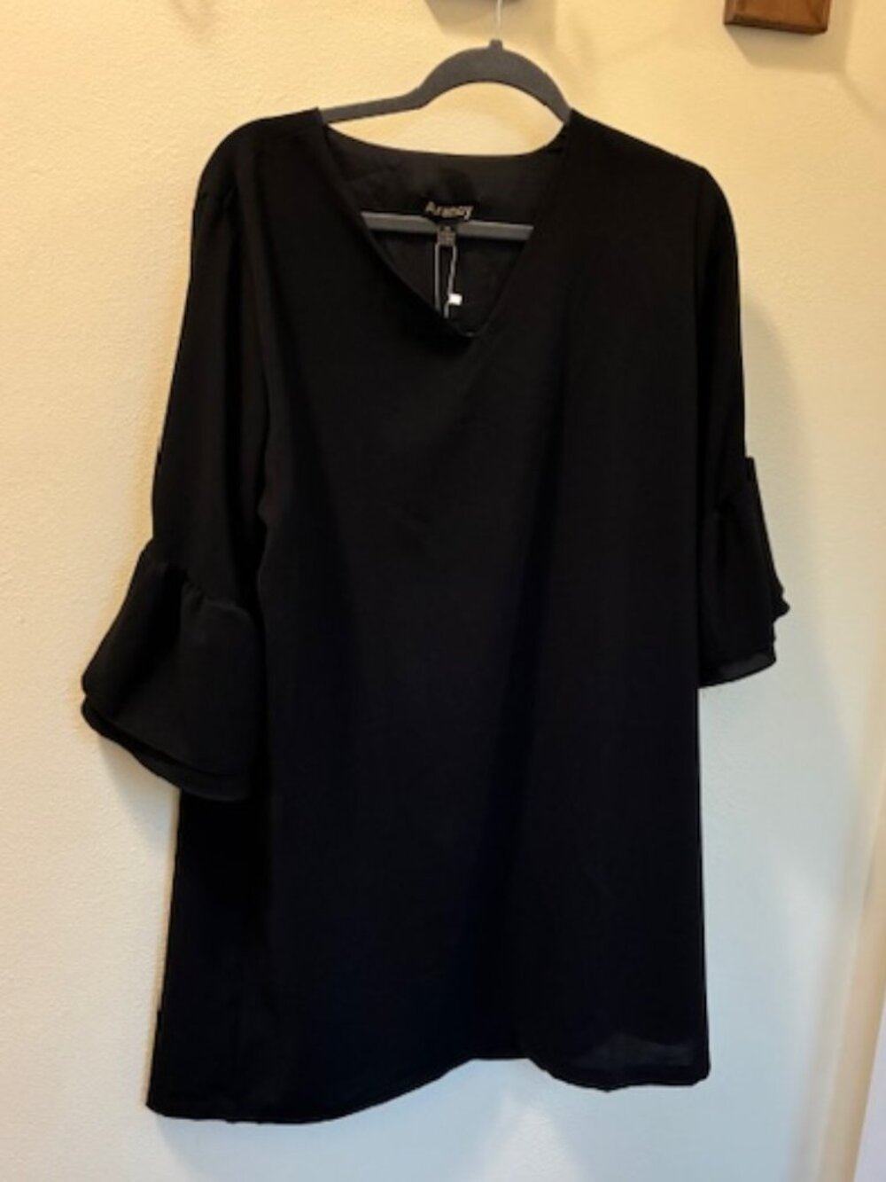Aranoy ladies black dress, 3/4 length sleeves, at knee length